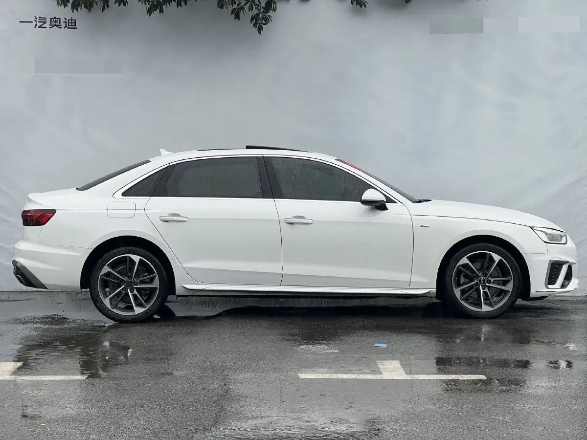 2023 Audi A4L 2.0T 190HP L4 7DCT,autocango,china used car exporter,china ev exporter,chinese used car exporter,chinese used ev exporter