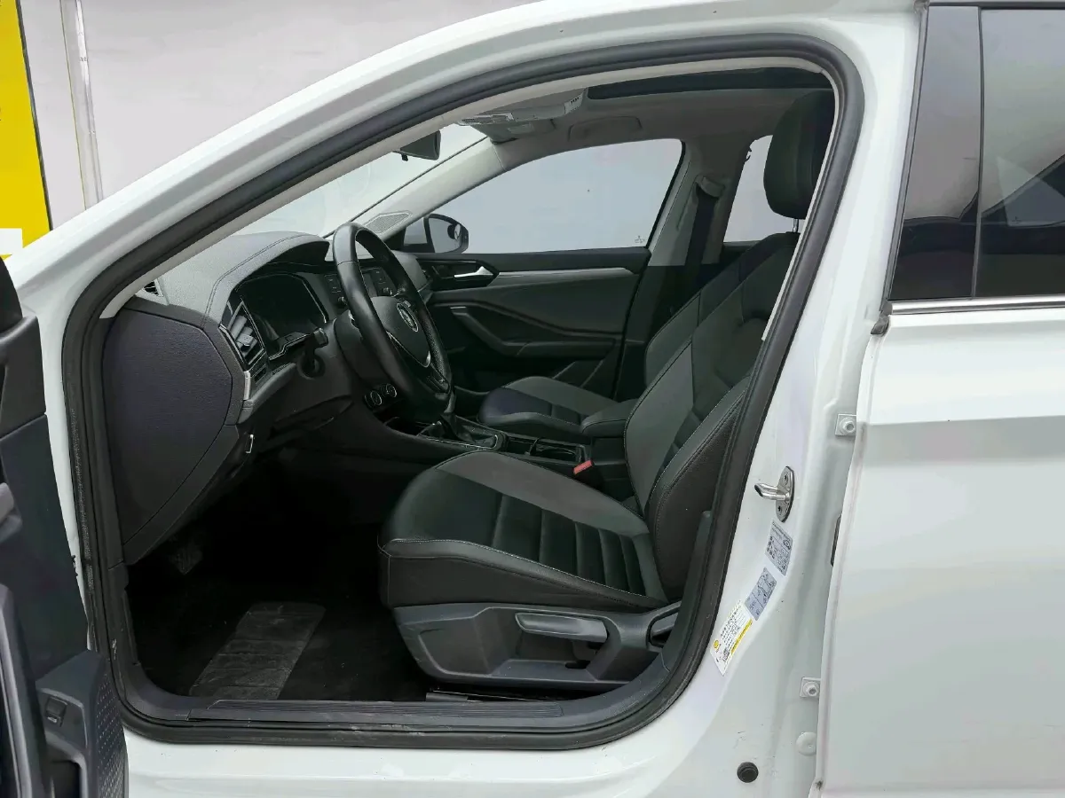 2019 Jeep Renegade 1.3T 173HP L4 7DCT,autocango,china used car exporter,china ev exporter,chinese used car exporter,chinese used ev exporter