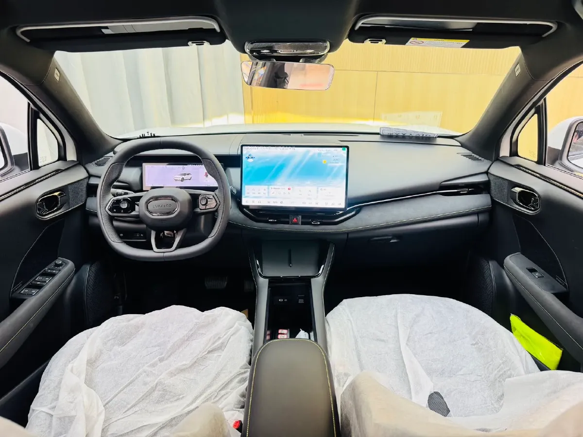 2025 LYNK&CO 06 1.5T 181HP L4 7DCT,autocango,china used car exporter,china ev exporter,chinese used car exporter,chinese used ev exporter