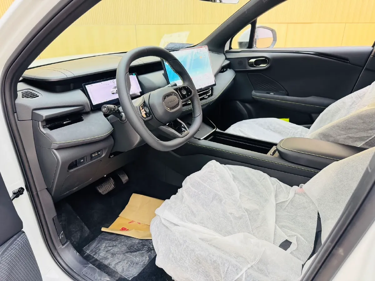 2025 LYNK&CO 06 1.5T 181HP L4 7DCT,autocango,china used car exporter,china ev exporter,chinese used car exporter,chinese used ev exporter