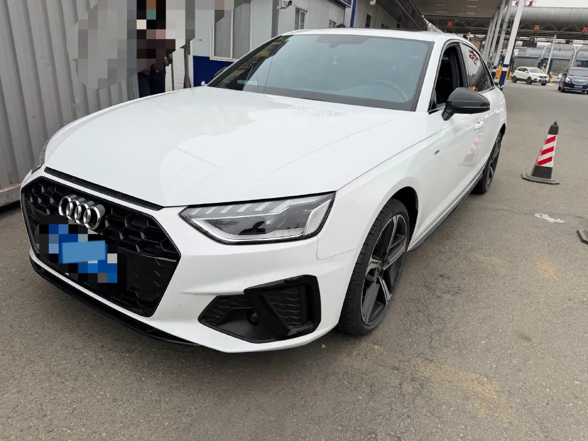 2024 Audi A4L 2.0T 190HP L4 7DCT,autocango,china used car exporter,china ev exporter,chinese used car exporter,chinese used ev exporter