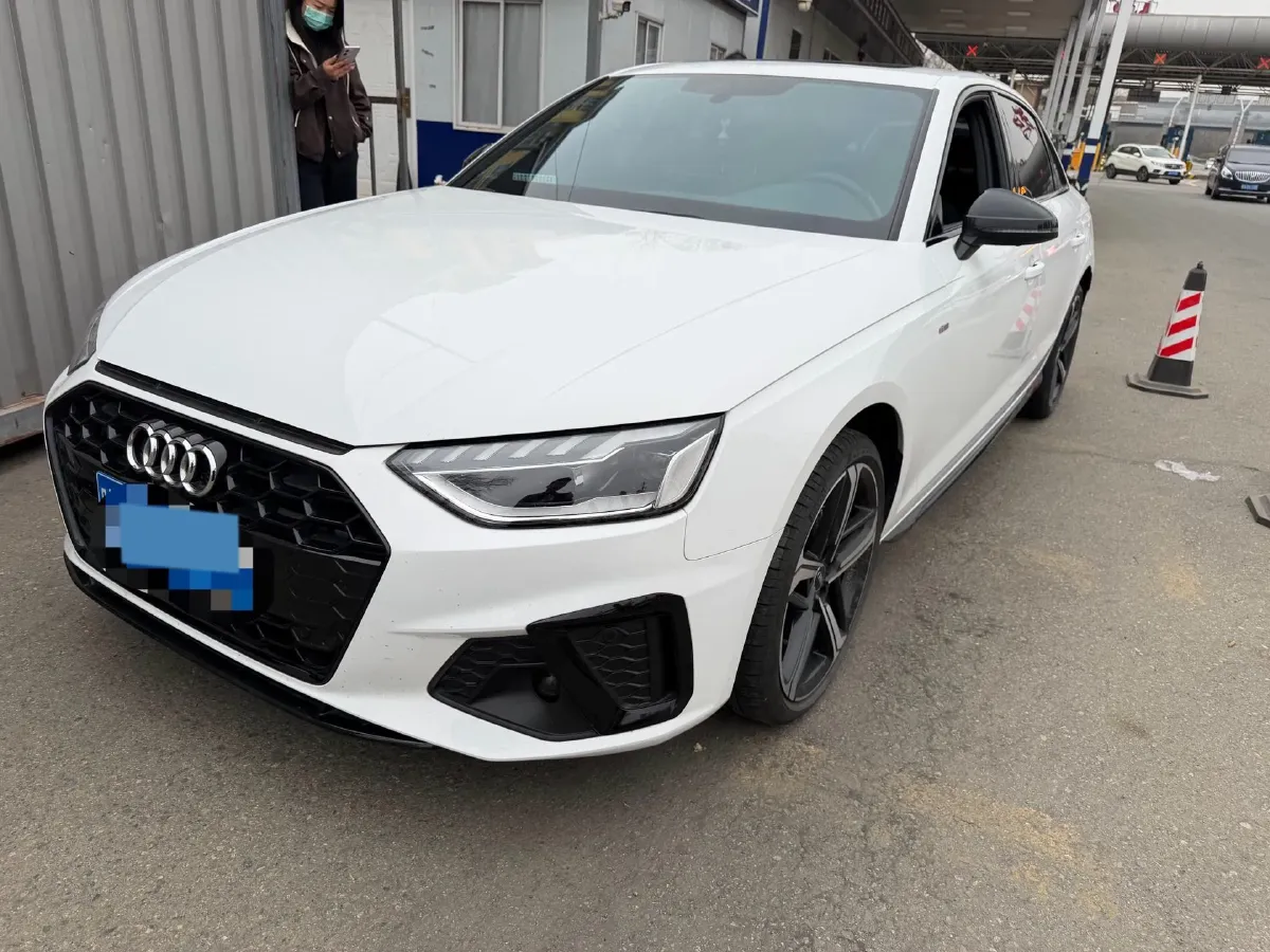 2024 Audi A4L 2.0T 190HP L4 7DCT,autocango,china used car exporter,china ev exporter,chinese used car exporter,chinese used ev exporter