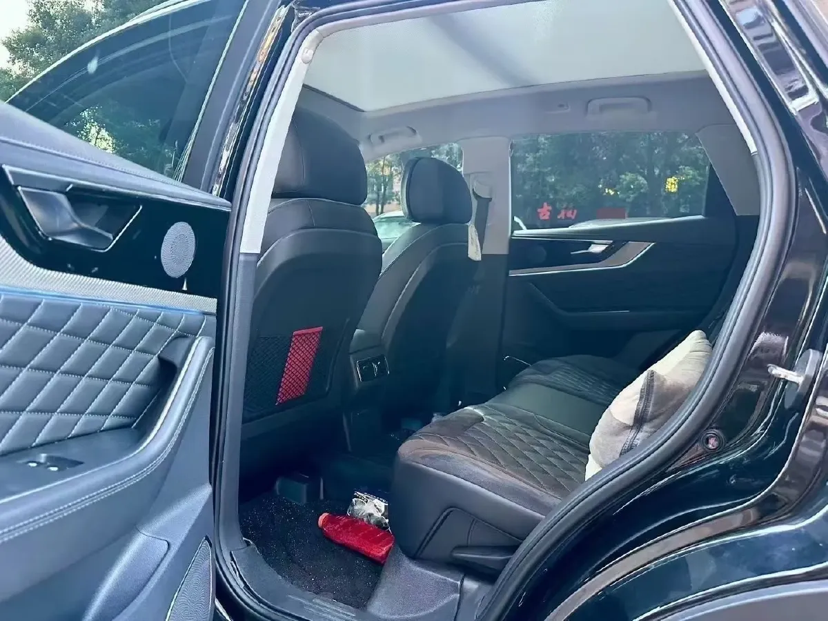 2019 HongQi HS5 2.0T 224HP L4 6AT,autocango,china used car exporter,china ev exporter,chinese used car exporter,chinese used ev exporter