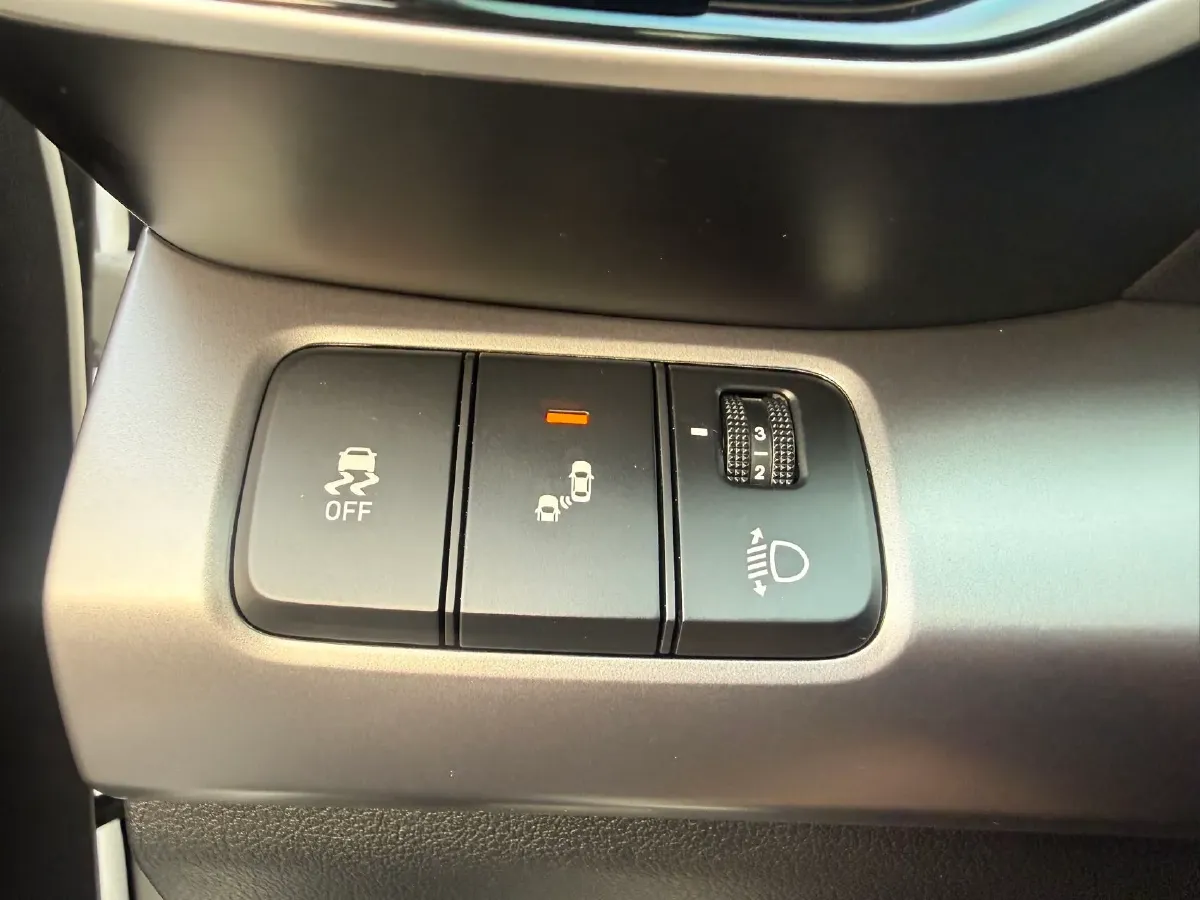 2019 Hyundai La Festa 1.6T 204HP L4 7DCT,autocango,china used car exporter,china ev exporter,chinese used car exporter,chinese used ev exporter