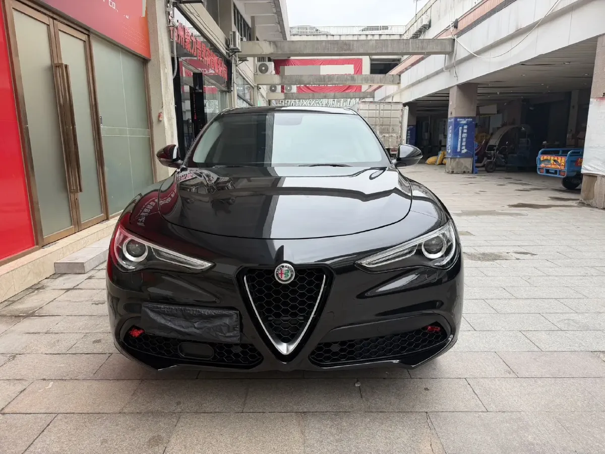 2017 Jaguar XE 2.0T 240HP L4 8AT,autocango,china used car exporter,china ev exporter,chinese used car exporter,chinese used ev exporter