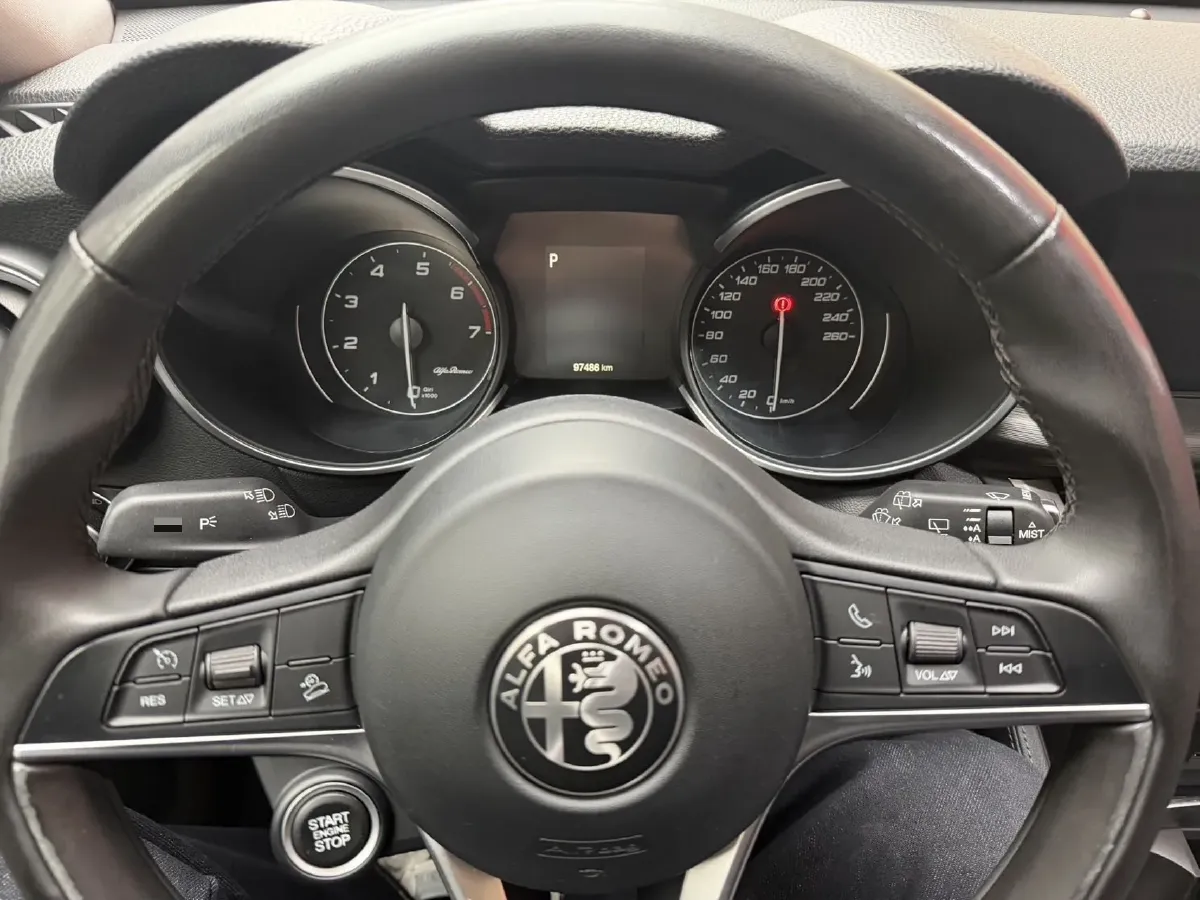 2017 Jaguar XE 2.0T 240HP L4 8AT,autocango,china used car exporter,china ev exporter,chinese used car exporter,chinese used ev exporter