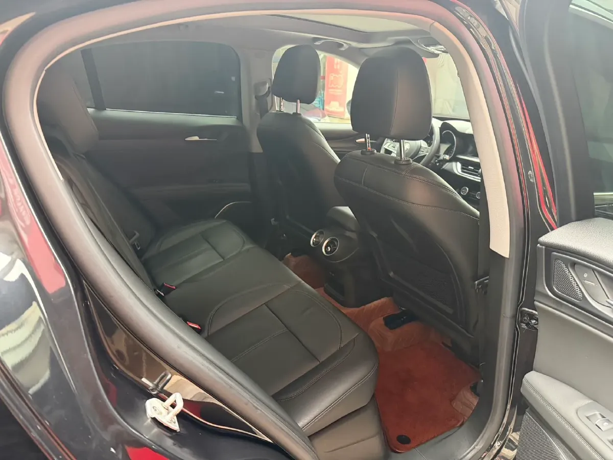 2017 Jaguar XE 2.0T 240HP L4 8AT,autocango,china used car exporter,china ev exporter,chinese used car exporter,chinese used ev exporter