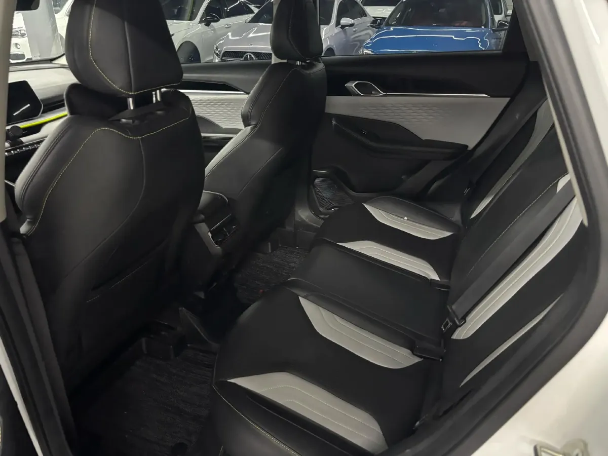 2022 Geely Coolray 1.5T 181HP L4 7DCT,autocango,china used car exporter,china ev exporter,chinese used car exporter,chinese used ev exporter