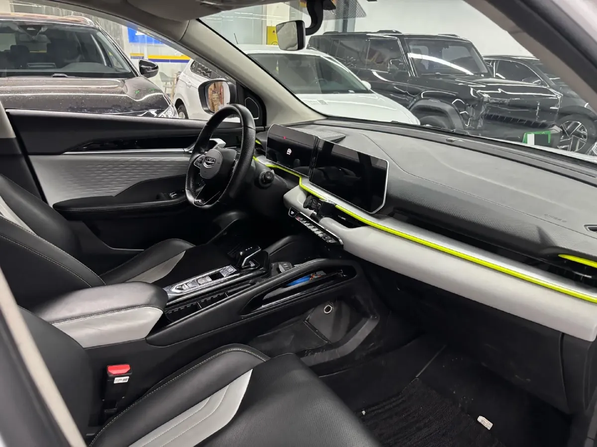 2022 Geely Coolray 1.5T 181HP L4 7DCT,autocango,china used car exporter,china ev exporter,chinese used car exporter,chinese used ev exporter