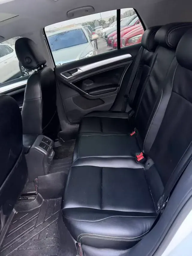 2019 Ford Focus 1.5T 184HP L3 8AT,autocango,china used car exporter,china ev exporter,chinese used car exporter,chinese used ev exporter