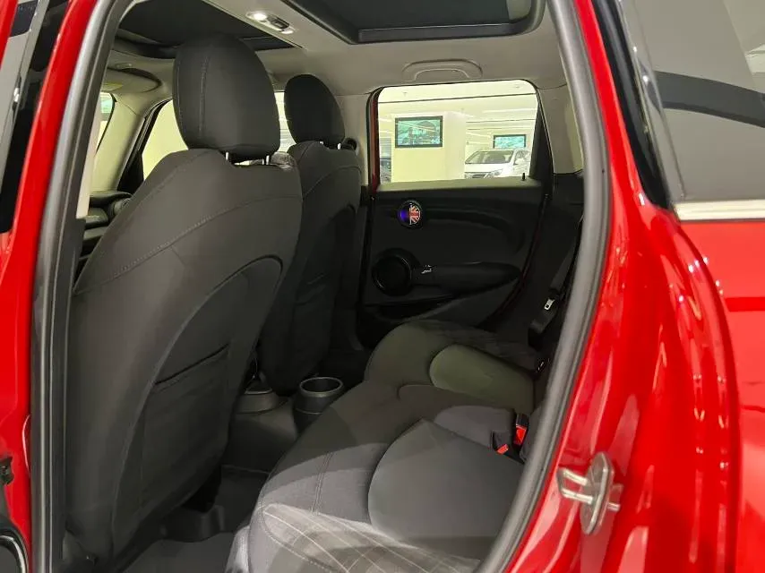 2016 MINI MINI 1.5T 136HP L3 6AT,autocango,china used car exporter,china ev exporter,chinese used car exporter,chinese used ev exporter