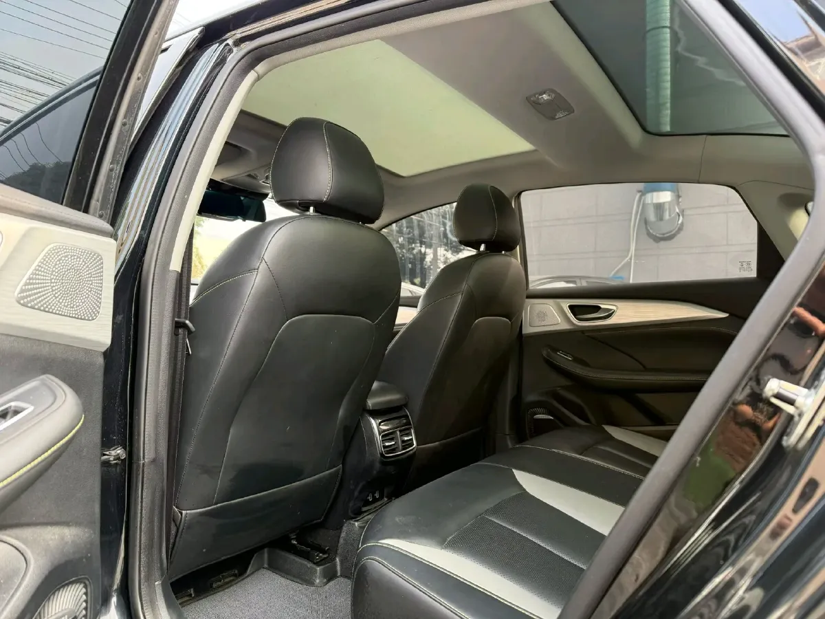 2020 Roewe i6 MAX 1.5T 173HP L4 7DCT,autocango,china used car exporter,china ev exporter,chinese used car exporter,chinese used ev exporter