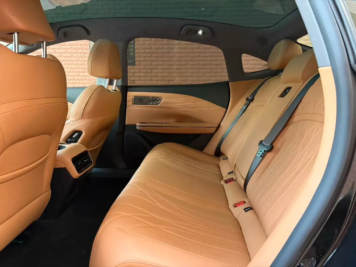 2025 Geely Galaxy Starshine 8 1.5T 163HP L4 3DHT PHEV 27.69KWH,autocango,china used car exporter,china ev exporter,chinese used car exporter,chinese used ev exporter