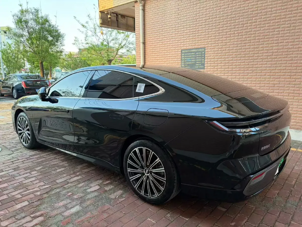 2025 Geely Galaxy Starshine 8 1.5T 163HP L4 3DHT PHEV 27.69KWH,autocango,china used car exporter,china ev exporter,chinese used car exporter,chinese used ev exporter