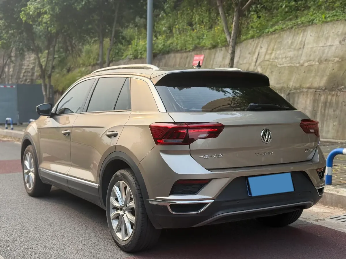 2020 Volkswagen T-Roc 1.4T 131HP L4 7DCT,autocango,china used car exporter,china ev exporter,chinese used car exporter,chinese used ev exporter