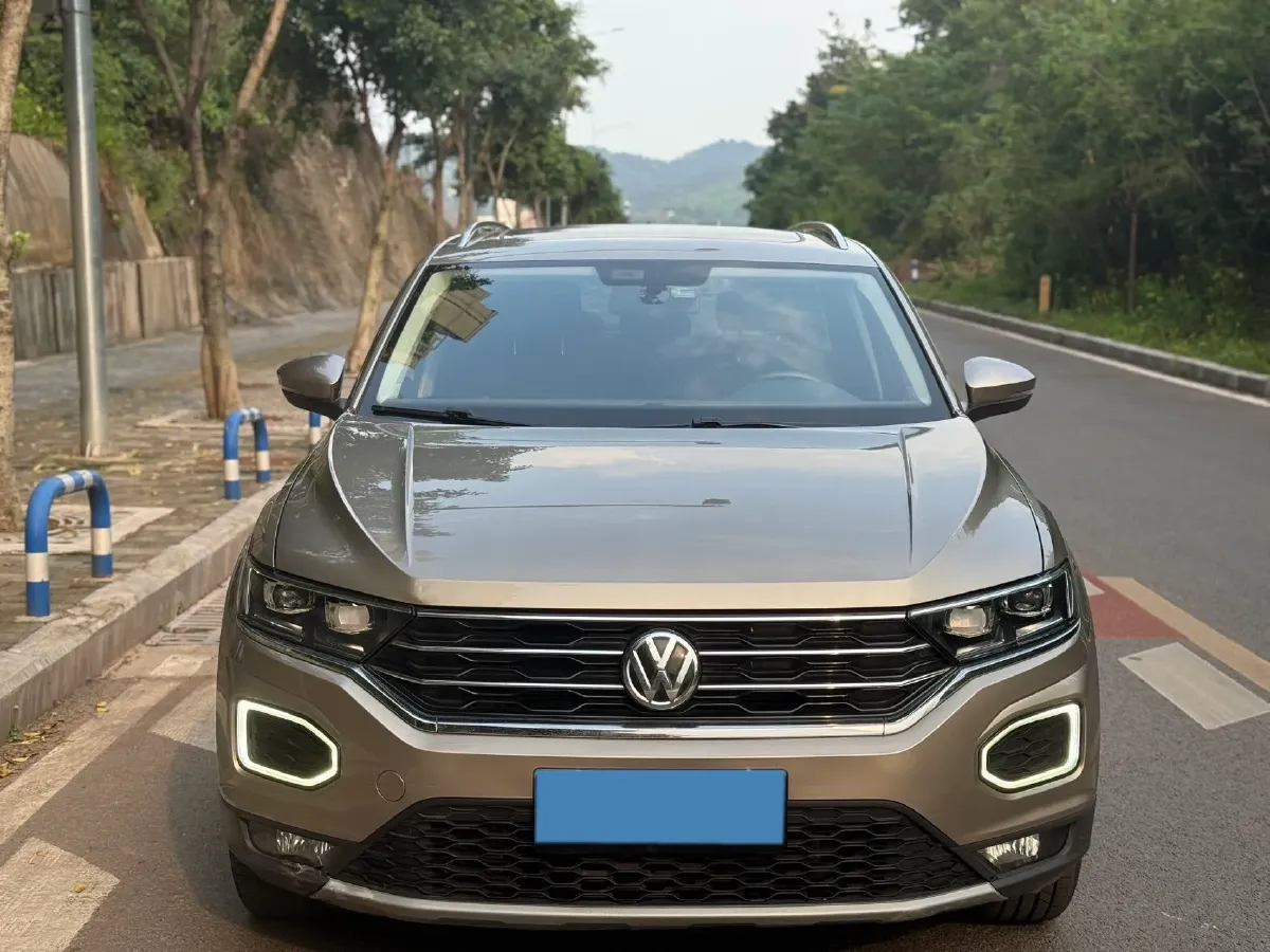2020 Volkswagen T-Roc 1.4T 131HP L4 7DCT,autocango,china used car exporter,china ev exporter,chinese used car exporter,chinese used ev exporter
