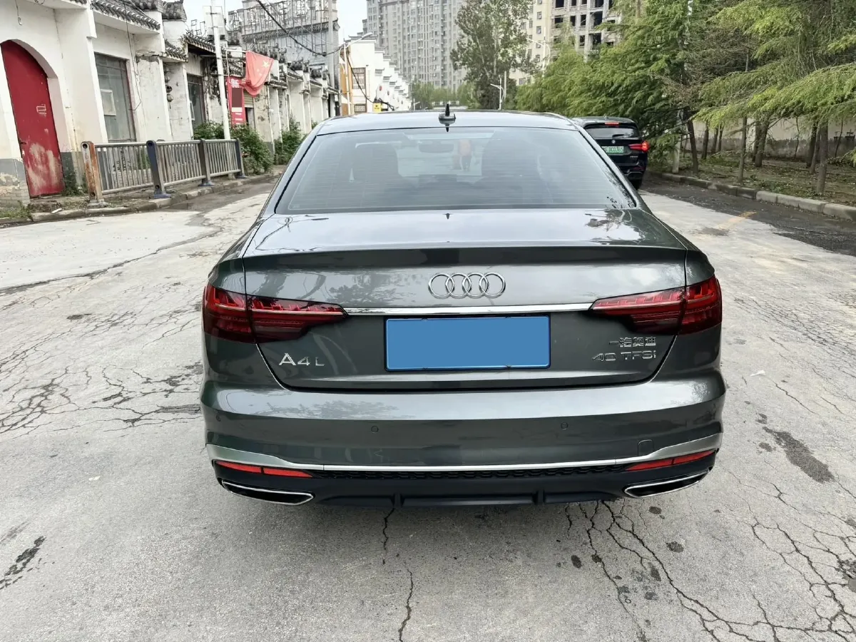 2022 Audi A4L 2.0T 190HP L4 7DCT,autocango,china used car exporter,china ev exporter,chinese used car exporter,chinese used ev exporter