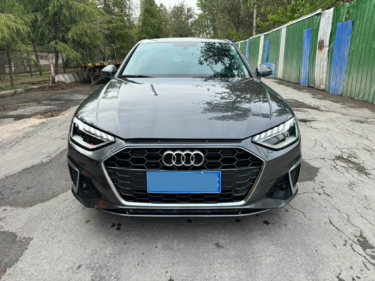 2022 Audi A4L 2.0T 190HP L4 7DCT,autocango,china used car exporter,china ev exporter,chinese used car exporter,chinese used ev exporter