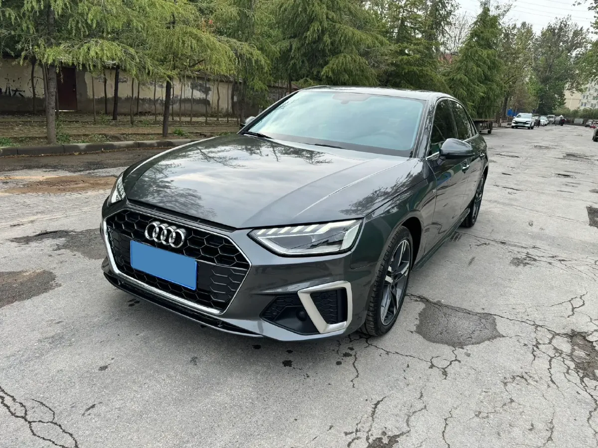 2022 Audi A4L 2.0T 190HP L4 7DCT,autocango,china used car exporter,china ev exporter,chinese used car exporter,chinese used ev exporter