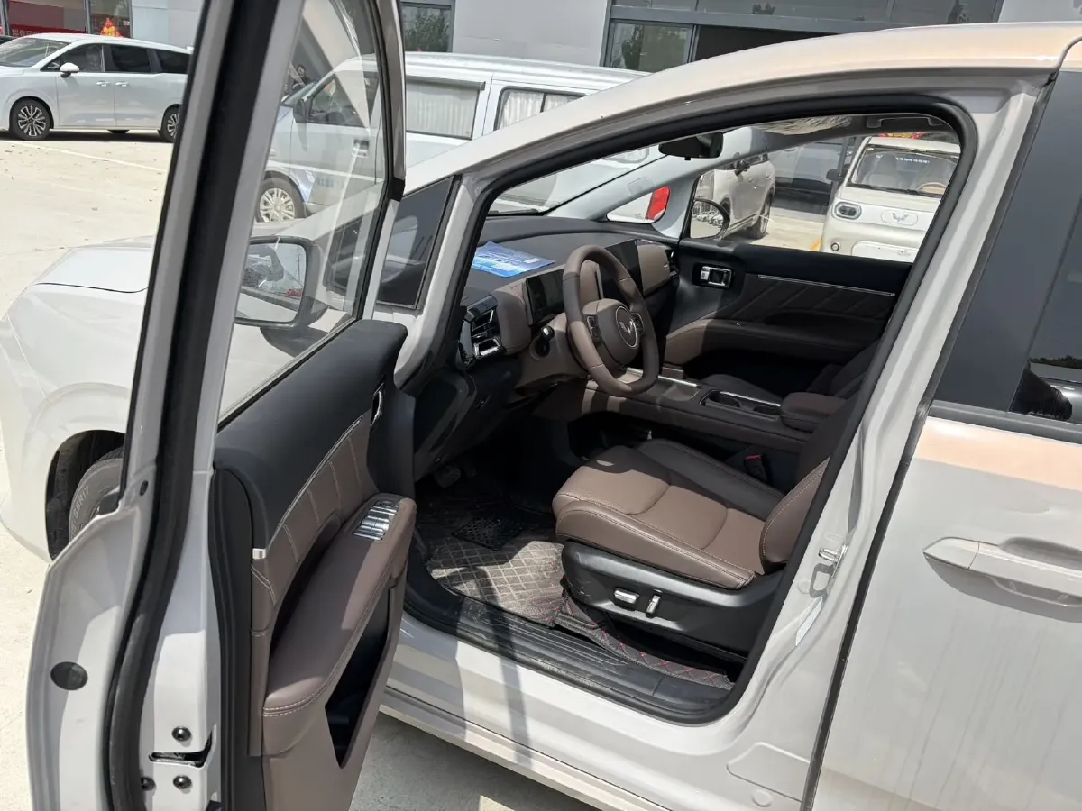 2025 Geely Galaxy L6 1.5L 112HP L4 1DHT PHEV 19.09KWH,autocango,china used car exporter,china ev exporter,chinese used car exporter,chinese used ev exporter