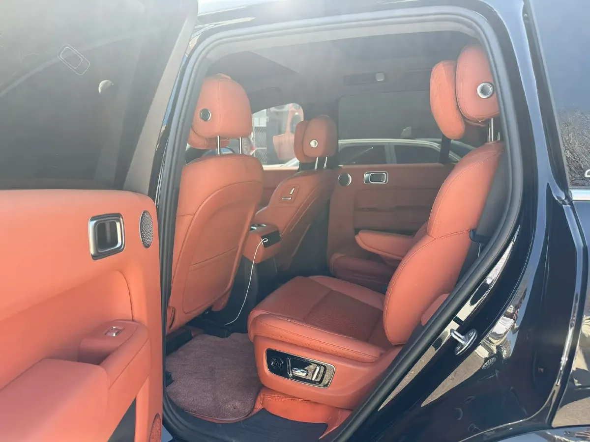 2024 Volvo S60 2.0T 197HP L4 7DCT,autocango,china used car exporter,china ev exporter,chinese used car exporter,chinese used ev exporter