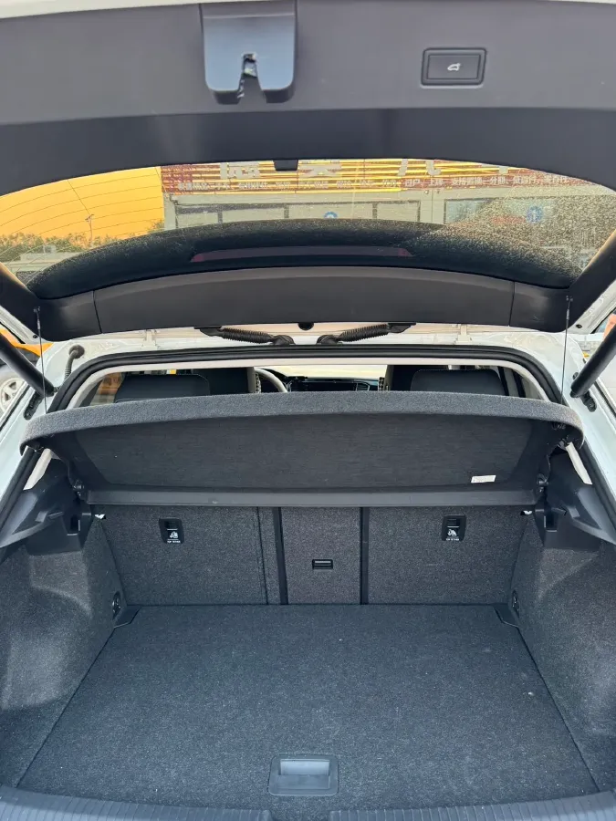 2022 Volkswagen T-Roc 1.4T 150HP L4 7DCT,autocango,china used car exporter,china ev exporter,chinese used car exporter,chinese used ev exporter