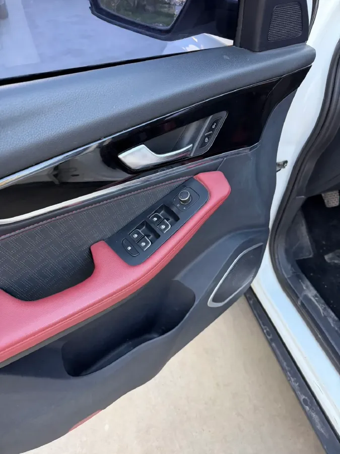 2019 Bestune T33 1.6L 114HP L4 5MT,autocango,china used car exporter,china ev exporter,chinese used car exporter,chinese used ev exporter