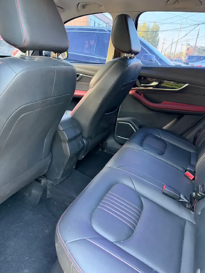 2019 Bestune T33 1.6L 114HP L4 5MT,autocango,china used car exporter,china ev exporter,chinese used car exporter,chinese used ev exporter