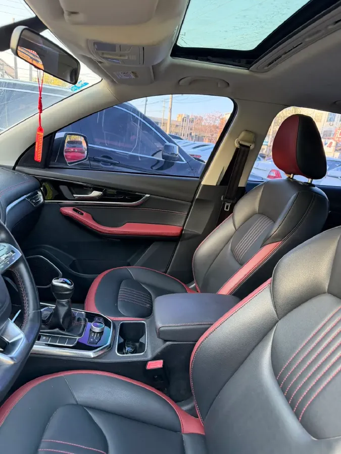 2019 Bestune T33 1.6L 114HP L4 5MT,autocango,china used car exporter,china ev exporter,chinese used car exporter,chinese used ev exporter