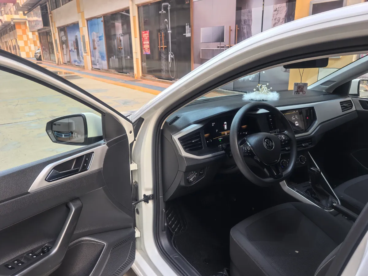 2023 Volkswagen Polo 1.5L 113HP L4 6AT,autocango,china used car exporter,china ev exporter,chinese used car exporter,chinese used ev exporter