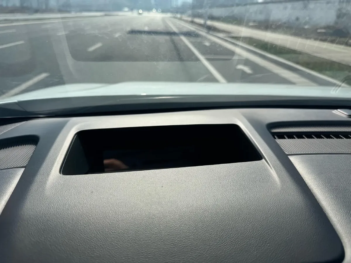 2024 Buick GL8 1.5T 180HP L4 2DHT PHEV 24.4KWH,autocango,china used car exporter,china ev exporter,chinese used car exporter,chinese used ev exporter