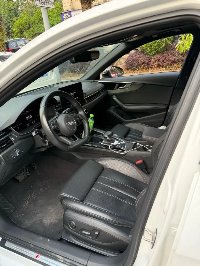 2023 Audi A4L 2.0T 190HP L4 7DCT,autocango,china used car exporter,china ev exporter,chinese used car exporter,chinese used ev exporter