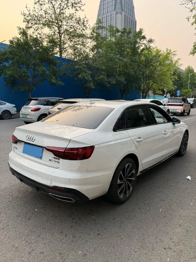 2023 Audi A4L 2.0T 190HP L4 7DCT,autocango,china used car exporter,china ev exporter,chinese used car exporter,chinese used ev exporter