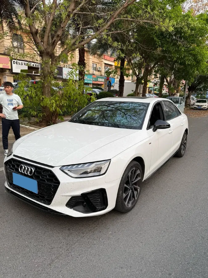 2023 Audi A4L 2.0T 190HP L4 7DCT,autocango,china used car exporter,china ev exporter,chinese used car exporter,chinese used ev exporter