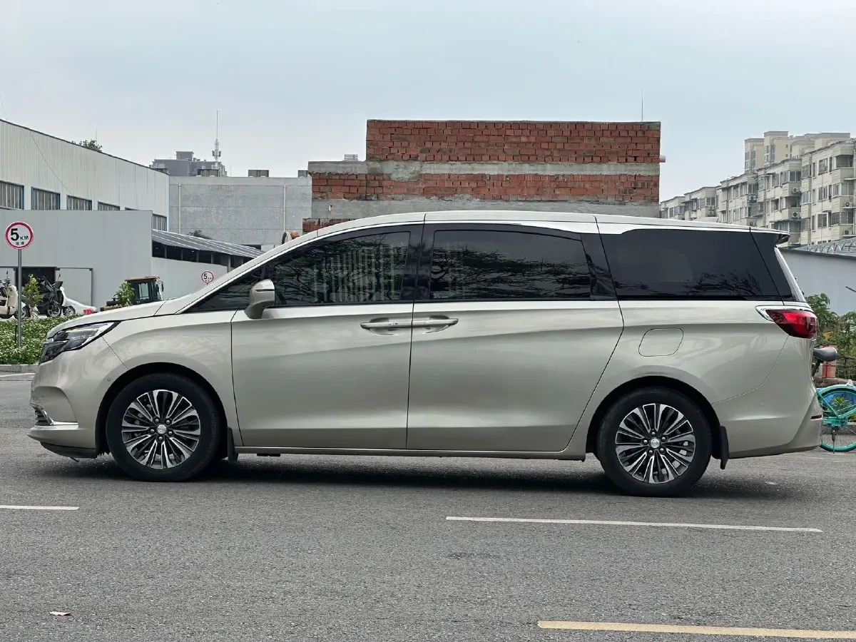 2021 Buick GL8 2.0T 237HP L4 9AT,autocango,china used car exporter,china ev exporter,chinese used car exporter,chinese used ev exporter
