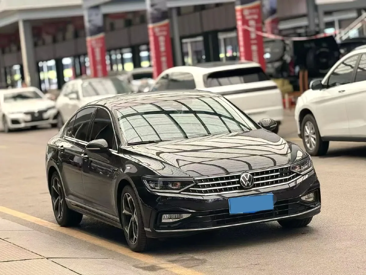 2023 Volkswagen Magotan 2.0T 186HP L4 7DCT,autocango,china used car exporter,china ev exporter,chinese used car exporter,chinese used ev exporter