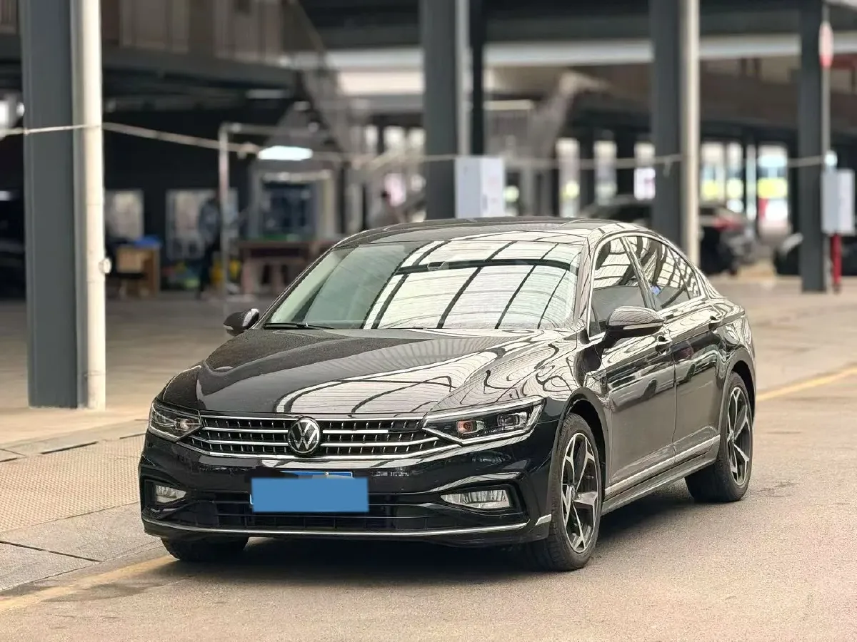 2023 Volkswagen Magotan 2.0T 186HP L4 7DCT,autocango,china used car exporter,china ev exporter,chinese used car exporter,chinese used ev exporter