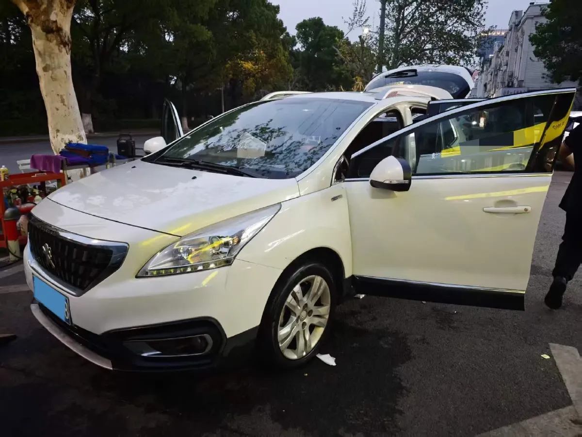 2016 Peugeot 3008 1.6T 167HP L4 6AT,autocango,china used car exporter,china ev exporter,chinese used car exporter,chinese used ev exporter