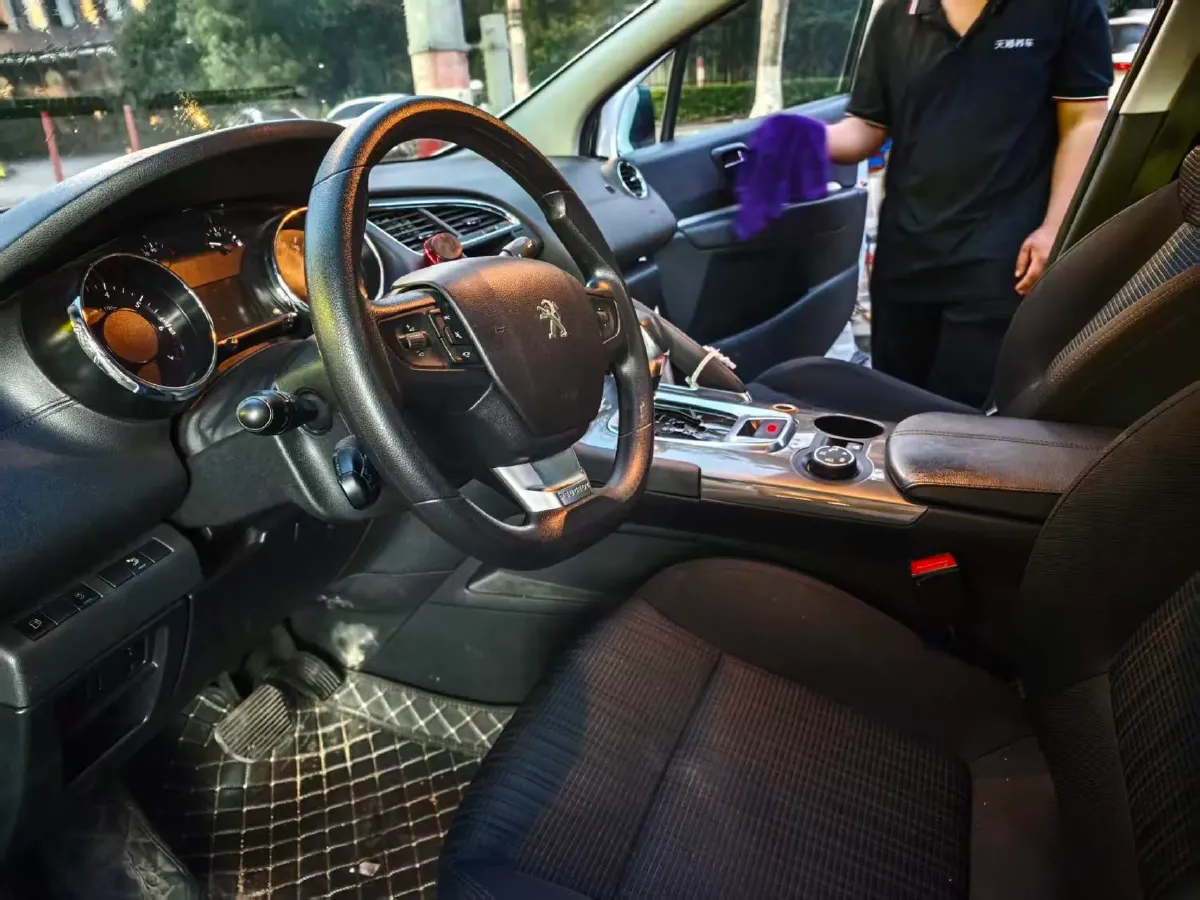 2016 Peugeot 3008 1.6T 167HP L4 6AT,autocango,china used car exporter,china ev exporter,chinese used car exporter,chinese used ev exporter