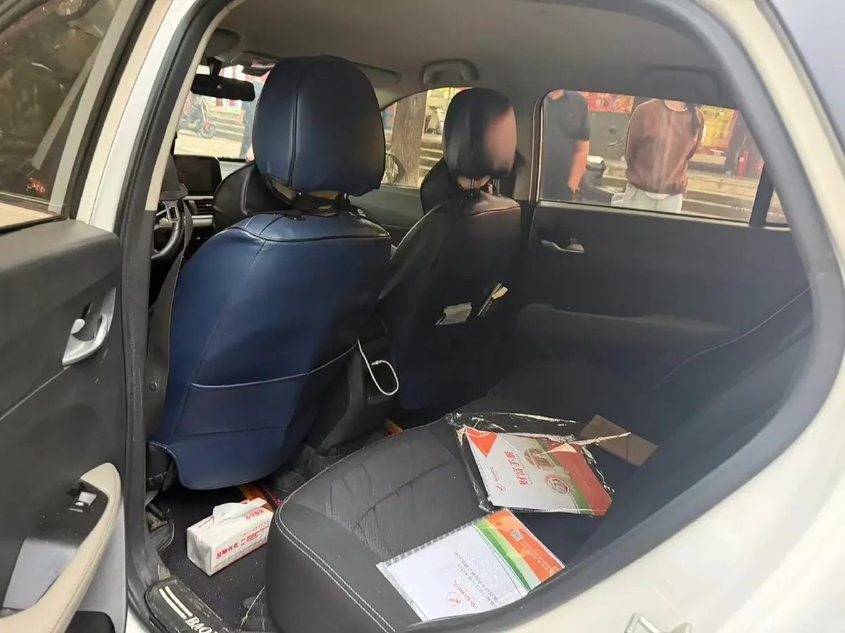 2019 BaoJun 730 1.5L 105HP L4 6MT,autocango,china used car exporter,china ev exporter,chinese used car exporter,chinese used ev exporter