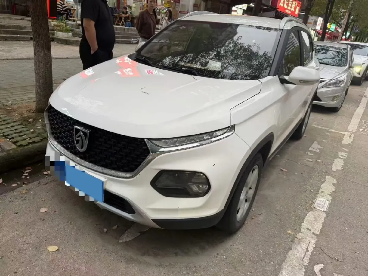 2019 BaoJun 730 1.5L 105HP L4 6MT,autocango,china used car exporter,china ev exporter,chinese used car exporter,chinese used ev exporter