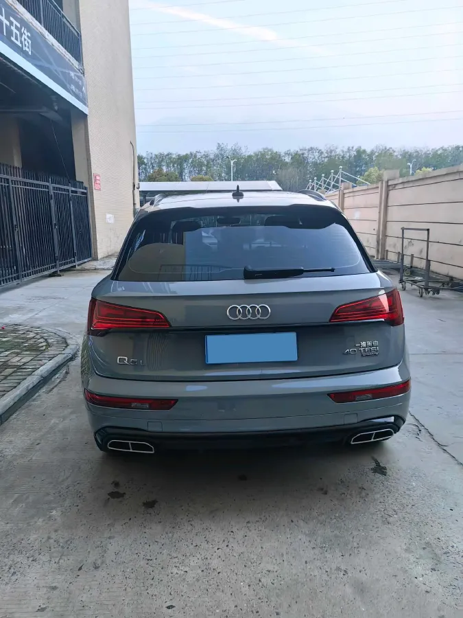 2024 Audi Q5L 2.0T 245HP L4 7DCT,autocango,china used car exporter,china ev exporter,chinese used car exporter,chinese used ev exporter