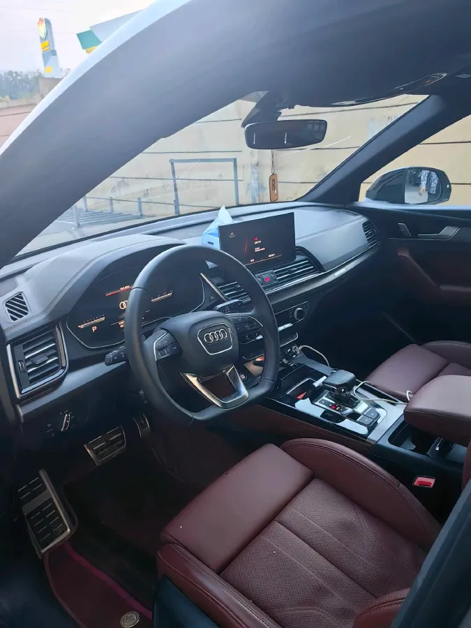 2024 Audi Q5L 2.0T 245HP L4 7DCT,autocango,china used car exporter,china ev exporter,chinese used car exporter,chinese used ev exporter