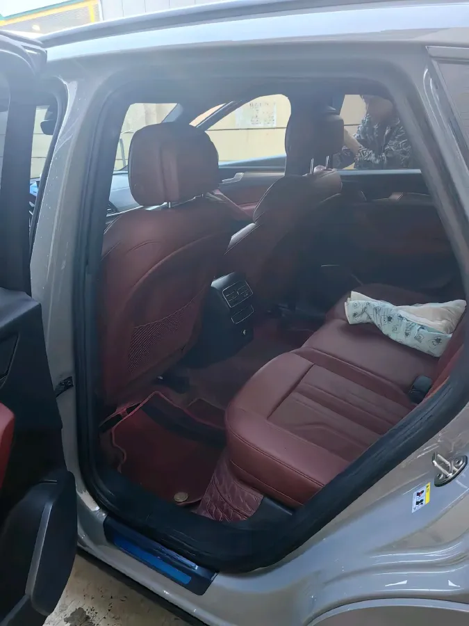 2024 Audi Q5L 2.0T 245HP L4 7DCT,autocango,china used car exporter,china ev exporter,chinese used car exporter,chinese used ev exporter