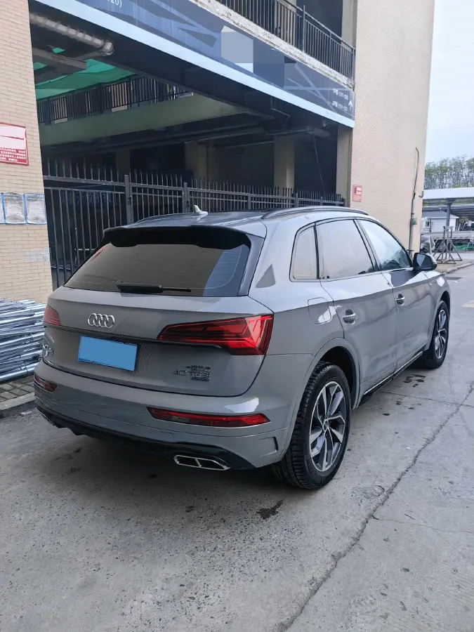 2024 Audi Q5L 2.0T 245HP L4 7DCT,autocango,china used car exporter,china ev exporter,chinese used car exporter,chinese used ev exporter