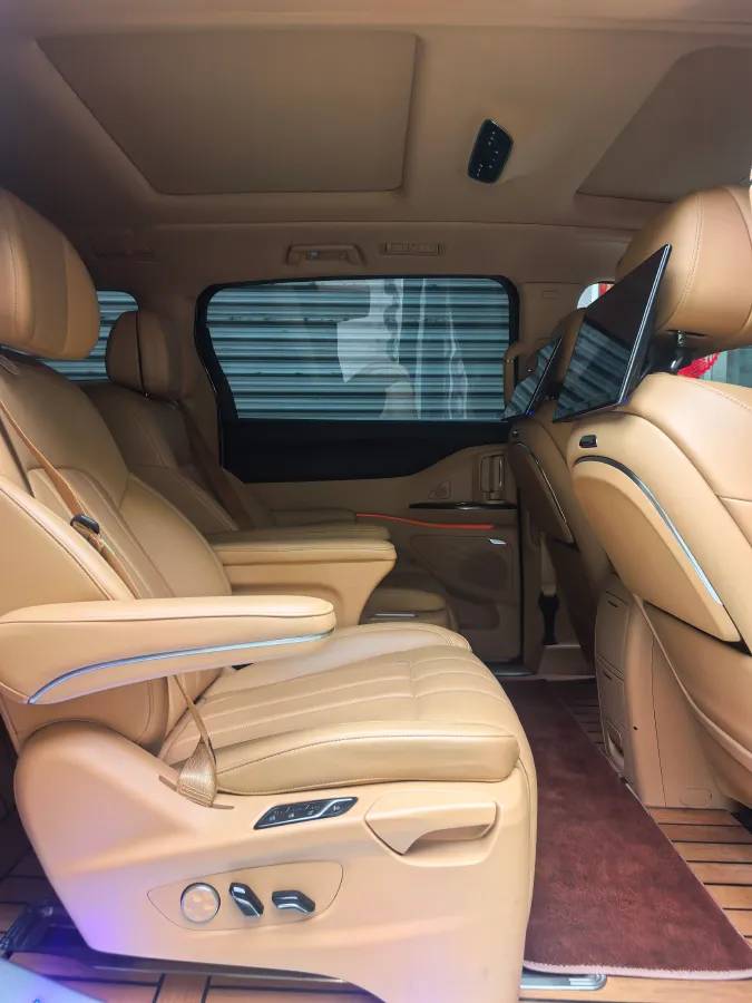 2022 Voyah Dream 1.5T 136HP L4 PHEV 25.57KWH,autocango,china used car exporter,china ev exporter,chinese used car exporter,chinese used ev exporter