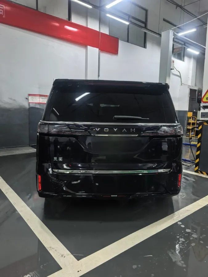 2022 Voyah Dream 1.5T 136HP L4 PHEV 25.57KWH,autocango,china used car exporter,china ev exporter,chinese used car exporter,chinese used ev exporter