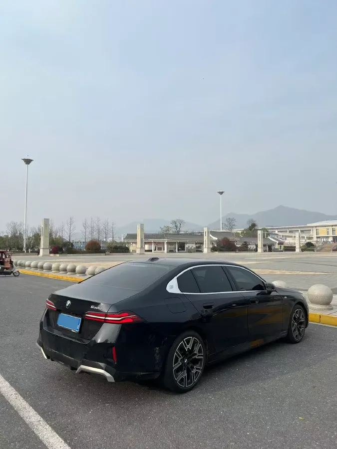 2025 BMW 5 Series 2.0T 258HP L4 8AT,autocango,china used car exporter,china ev exporter,chinese used car exporter,chinese used ev exporter