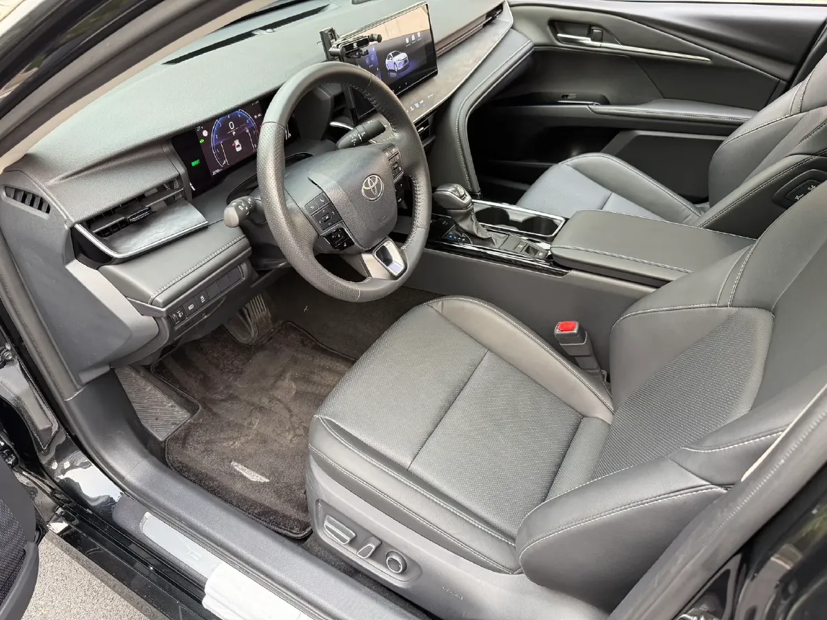 2024 Toyota Camry 2.0L 152HP L4 E-CVT Hybrid,autocango,china used car exporter,china ev exporter,chinese used car exporter,chinese used ev exporter