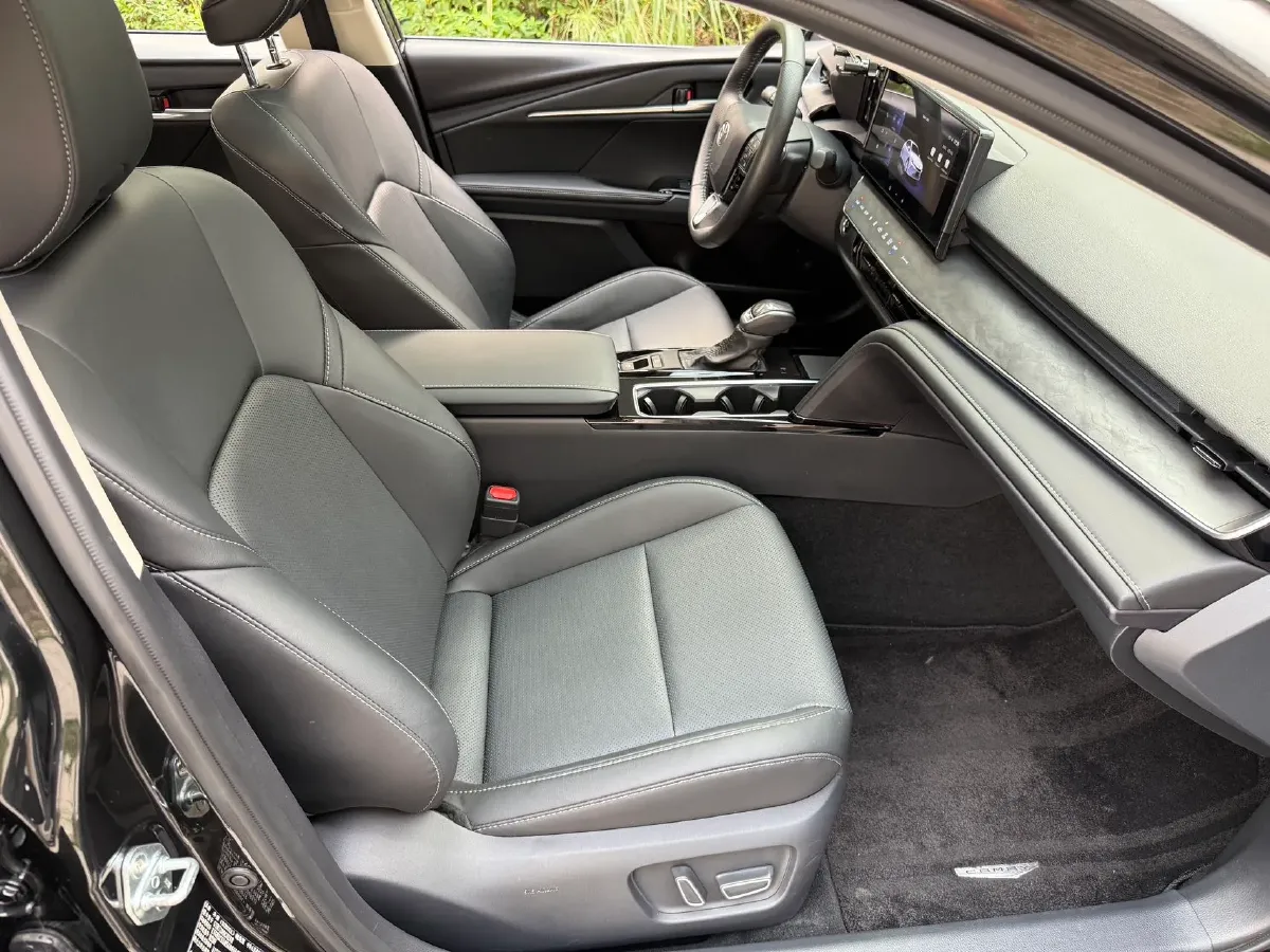 2024 Toyota Camry 2.0L 152HP L4 E-CVT Hybrid,autocango,china used car exporter,china ev exporter,chinese used car exporter,chinese used ev exporter